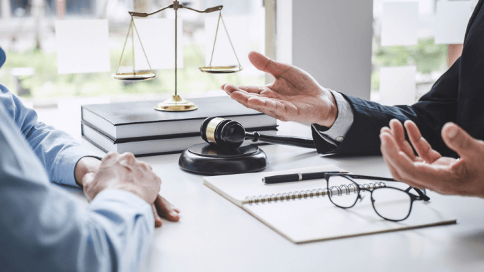 Kapan Seseorang Perlu Menghubungi Pengacara